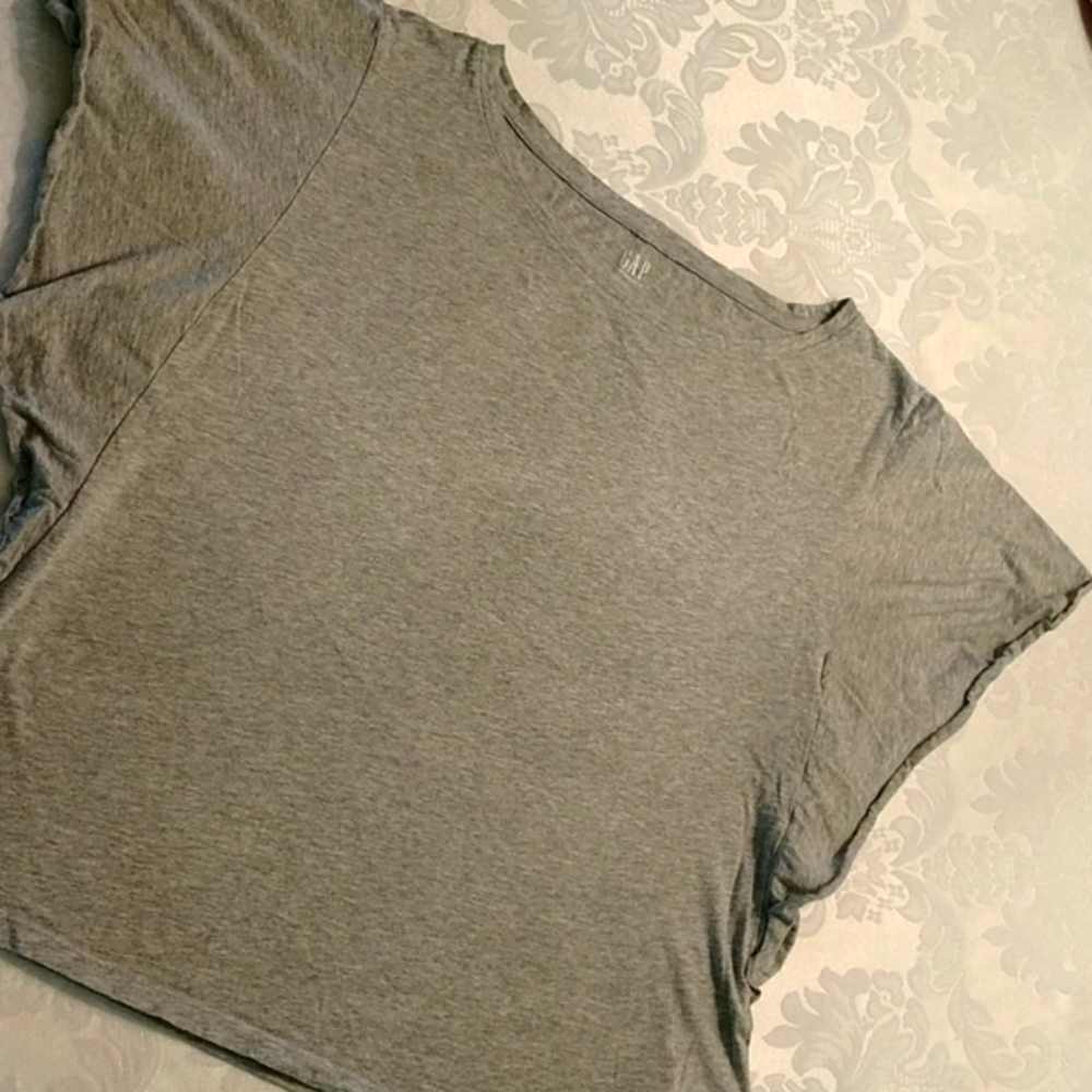 Gap gray cap sleeve work out  tshirt, in Large